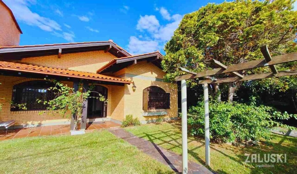 Casa à venda em Centro, Garopaba/SC, bairro Centro — foto do anúncio