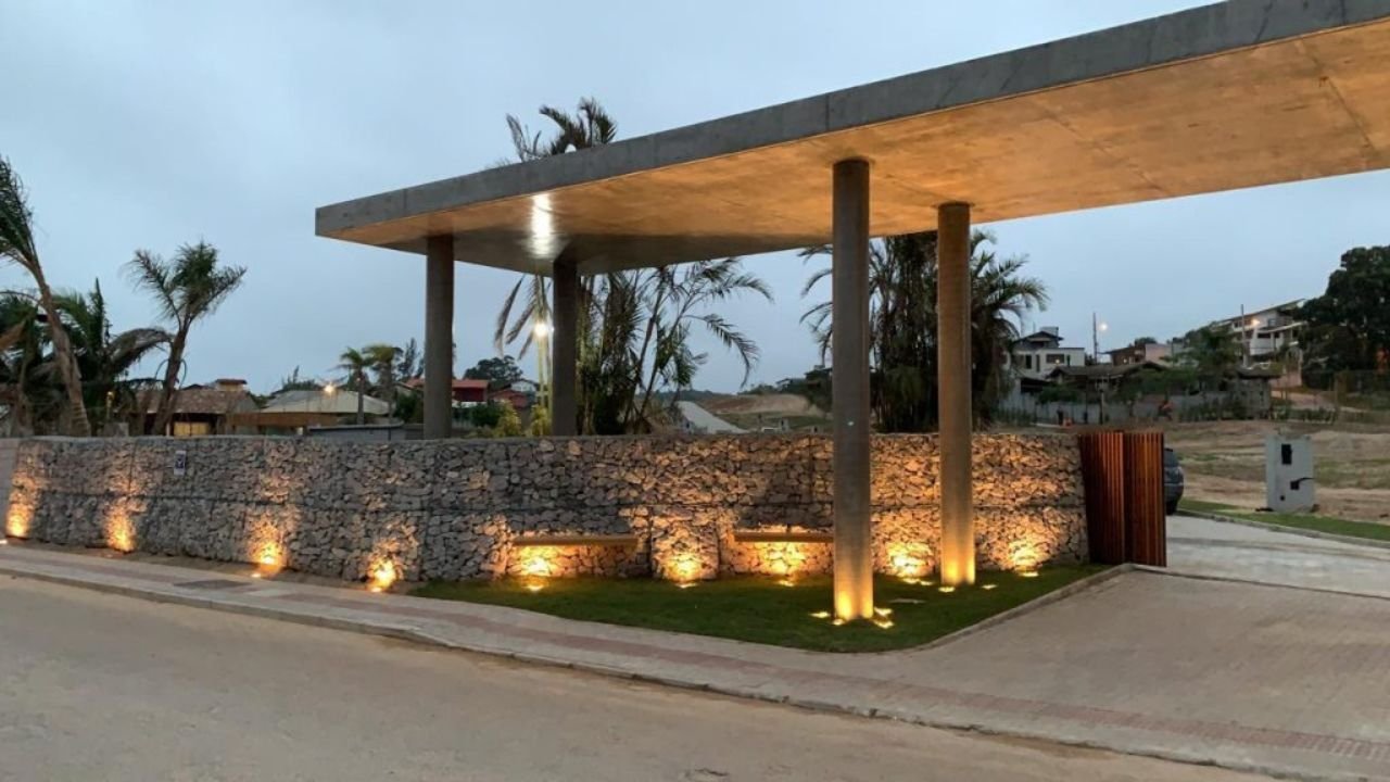 Terreno à venda em Praia do Rosa, Imbituba/SC, bairro Praia do Rosa — foto do anúncio