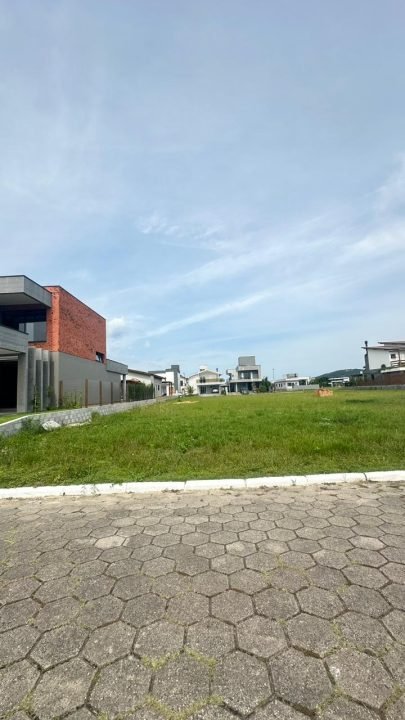 Terreno à venda em Praia do Rosa, Imbituba/SC, bairro Praia do Rosa — foto do anúncio