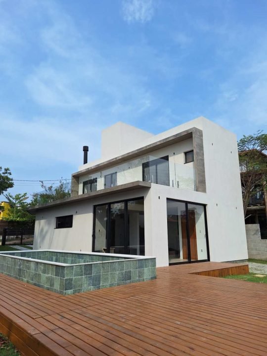 Casa à venda em Praia do Rosa, Imbituba/SC, bairro Praia do Rosa — foto do anúncio
