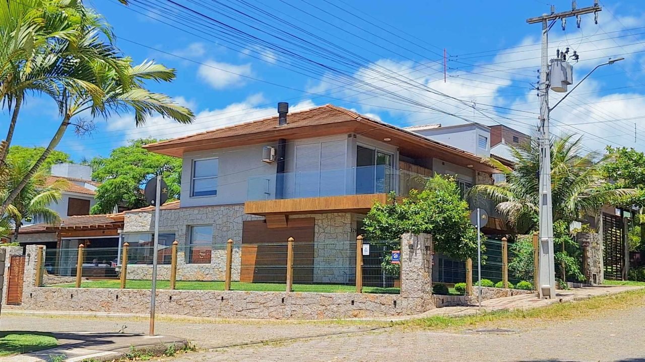 Casa à venda em Centro, Garopaba/SC, bairro Centro — foto do anúncio