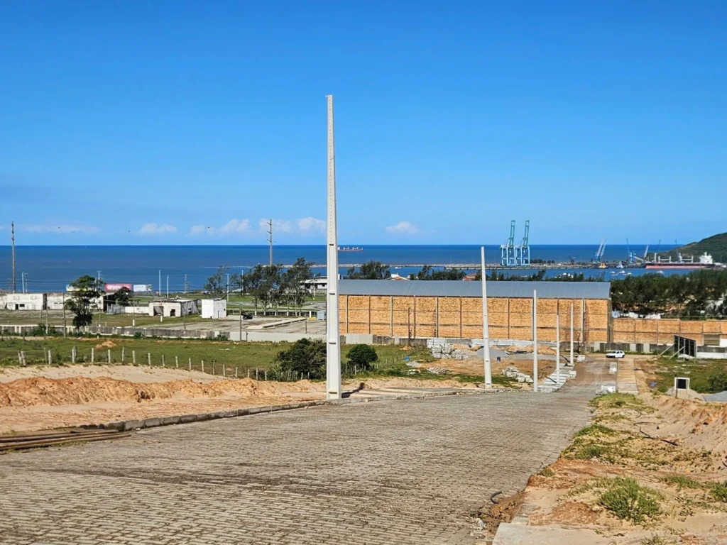 Terreno à venda em Ribanceira de Cima, Imbituba/SC, bairro Ribanceira de Cima — foto do anúncio